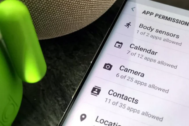 چگونه اپلیکیشن‌ها دسترسی‌های بیشتری از ما می‌گیرند؟